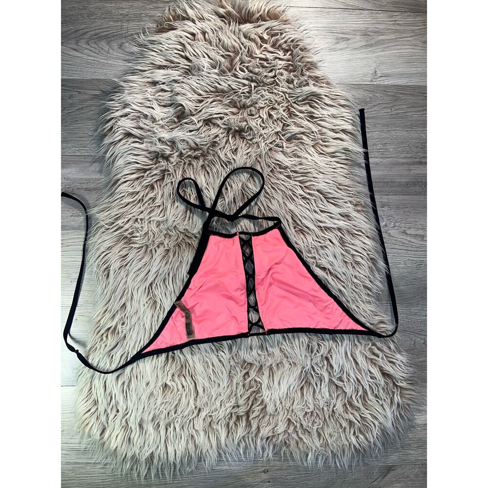 Pink black criss cross halter bikini top - Picture 3 of 10